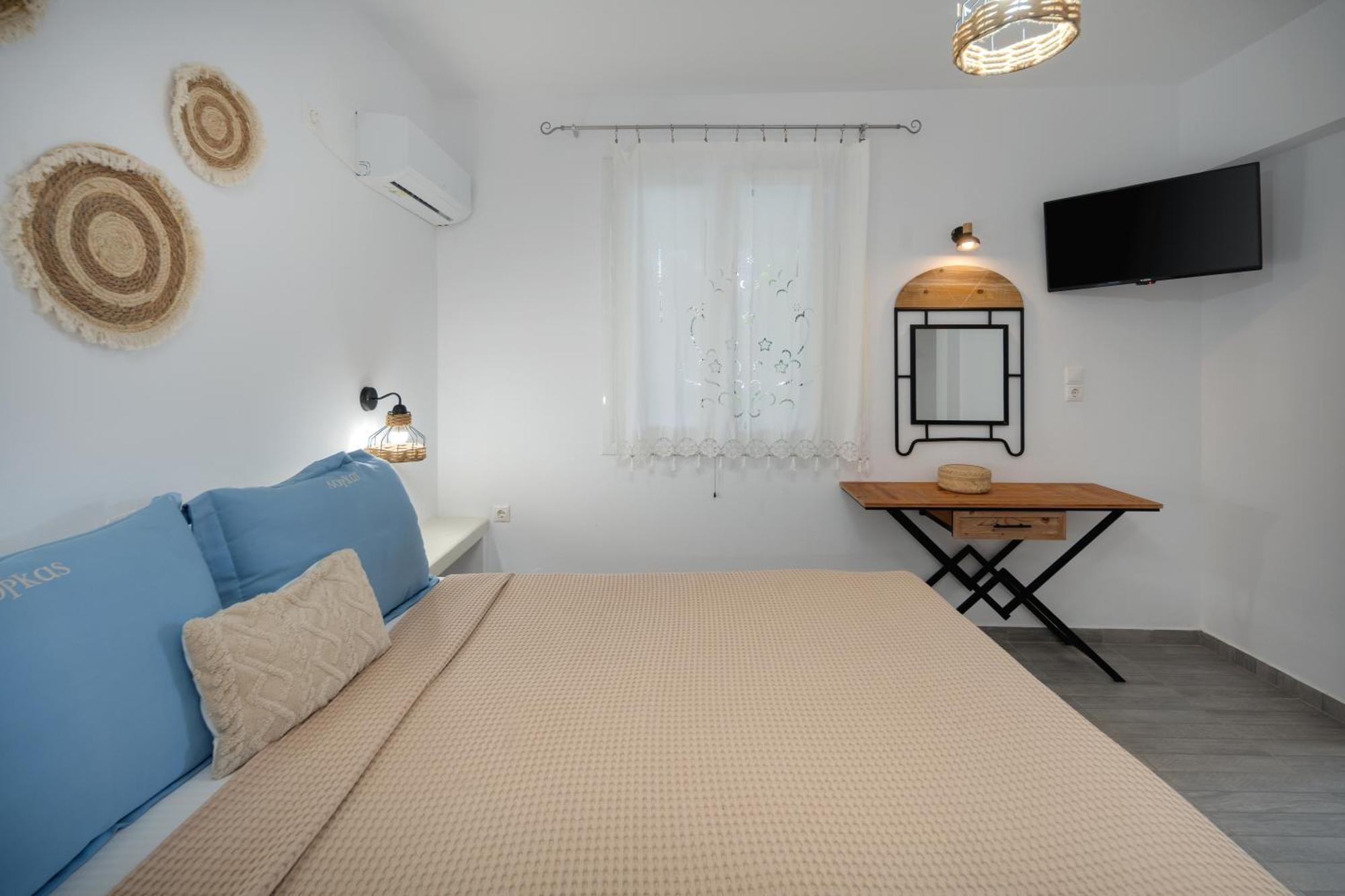 Dorkas Luxury Rooms&Apartments Livadakia Ngoại thất bức ảnh